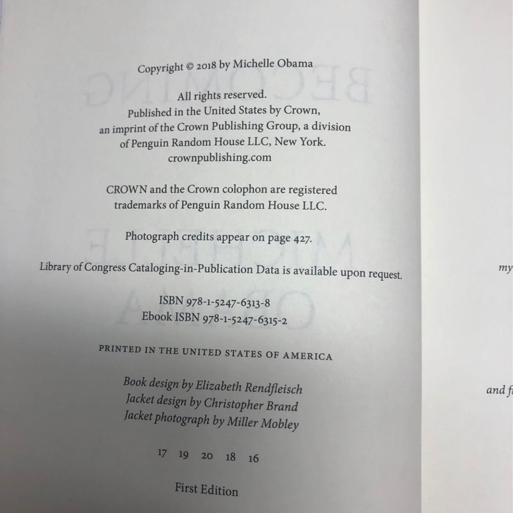 1st Edition Becoming by Michelle Obama - Picture 3 of 4